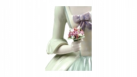 Фигурка Lladro Цветы для дамы 14х32 см, фарфор